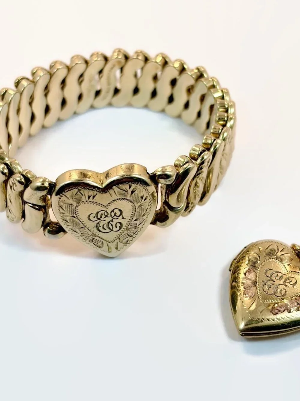 Sweetheart Bracelet, Expansion, Heart, Locket,Vintage, 40s, La Mode, Gold